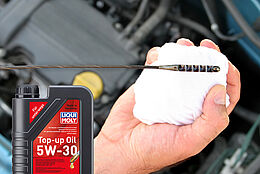 Top-up Oil 5W-30: The right oil is always on board when you’re on the road
