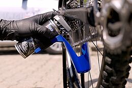 Maximale Sauberkeit, minimaler Aufwand – Kettenpflege im LIQUI MOLY-Stil