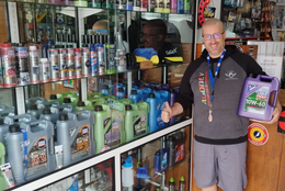 Agoney Melo muestra su pasión por LIQUI MOLY en Fuerteventura