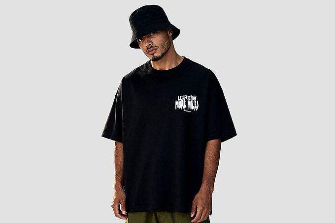 STREETWEAR T-Shirt schwarz - Less Friction front