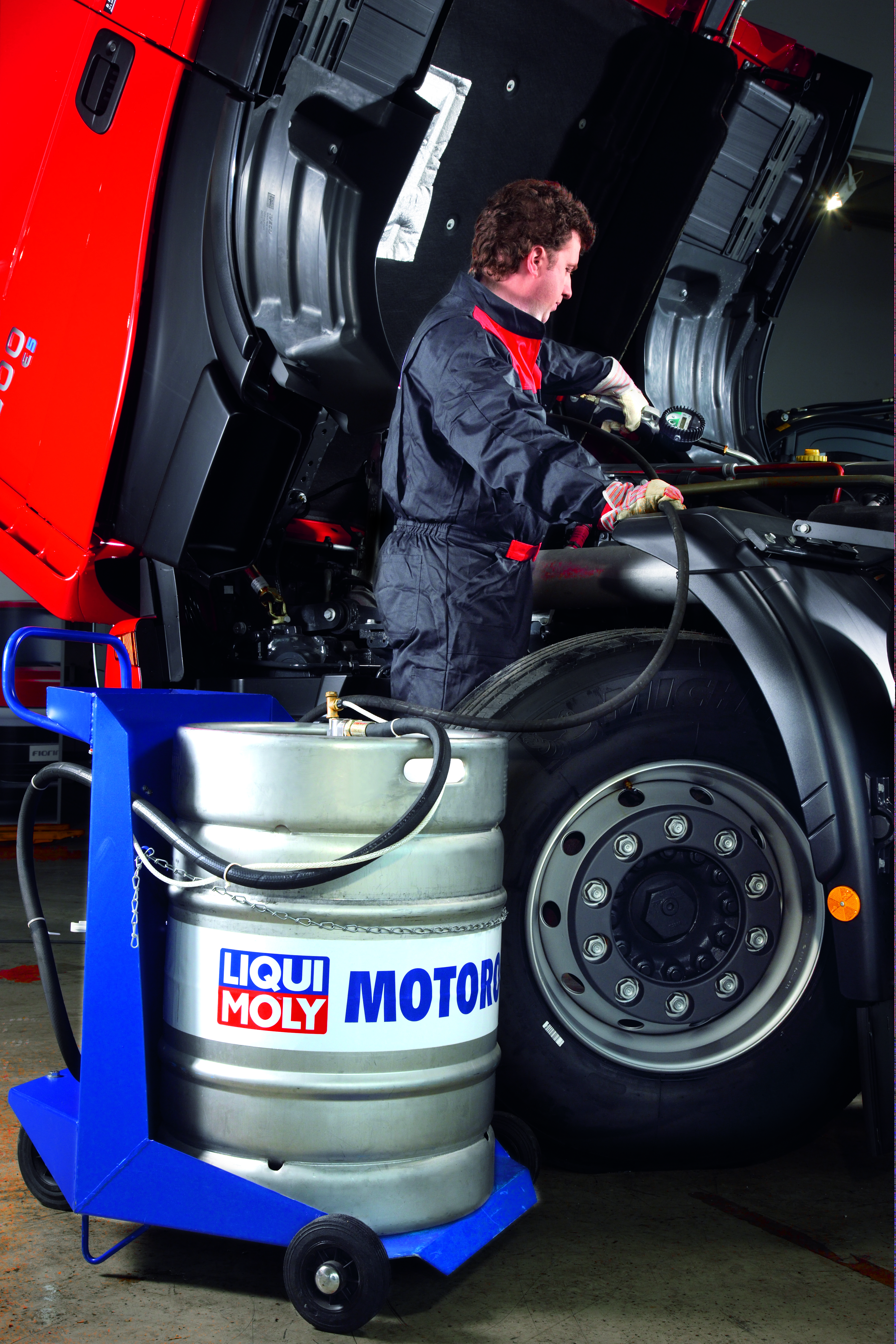 https://www.liqui-moly.com/fileadmin/user_upload/Presse/Pressemitteilungen_EN/2018/truck_oil.jpg